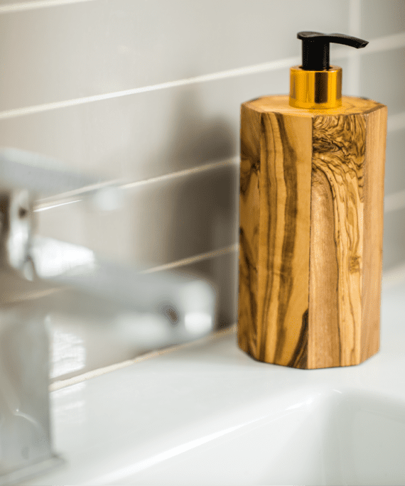 Bouteille Rechargeable en Bois d'Olivier : Élégance et Durabilité